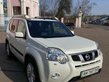 Ниссан ИксТрейл 2013 в Коростене на Automoto.ua Белый Ниссан ИксТрейл, объемом двигателя 2 л и пробегом 297 тыс. км за 12200 $, фото 1 на Automoto.ua