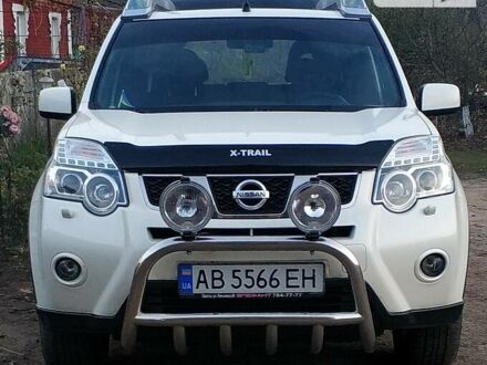 Ниссан ИксТрейл 2013 в Виннице на Automoto.ua Белый Ниссан ИксТрейл, объемом двигателя 2 л и пробегом 180 тыс. км за 13500 $, фото 1 на Automoto.ua