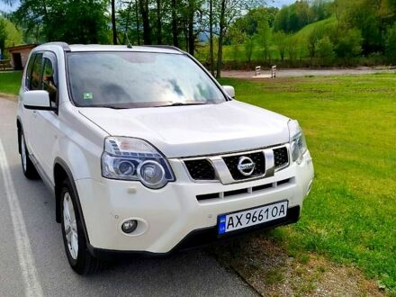 Ниссан ИксТрейл 2013 в Харькове на Automoto.ua Белый Ниссан ИксТрейл, объемом двигателя 2.5 л и пробегом 186 тыс. км за 11650 $, фото 1 на Automoto.ua