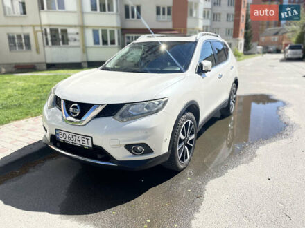 Ниссан ИксТрейл 2014 в Тернополе на Automoto.ua Белый Ниссан ИксТрейл, объемом двигателя 1.6 л и пробегом 215 тыс. км за 15600 $, фото 1 на Automoto.ua