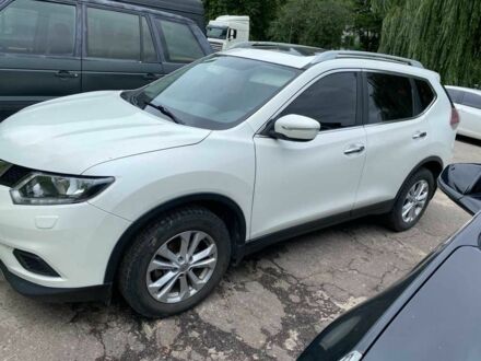 Ниссан ИксТрейл 2014 в Киеве на Automoto.ua Белый Ниссан ИксТрейл, объемом двигателя 2.5 л и пробегом 200 тыс. км за 14200 $, фото 1 на Automoto.ua