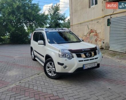 Білий Ніссан ІксТрейл, об'ємом двигуна 2 л та пробігом 214 тис. км за 12200 $, фото 1 на Automoto.ua