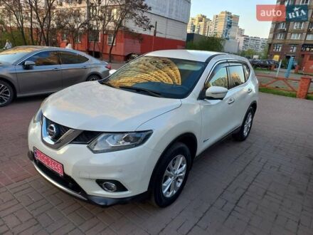 Ніссан ІксТрейл 2015 у Києві на Automoto.ua Білий Ніссан ІксТрейл, об'ємом двигуна 2 л та пробігом 77 тис. км за 15900 $, фото 1 на Automoto.ua