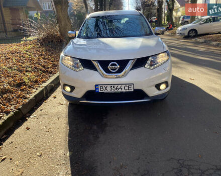 Белый Ниссан ИксТрейл, объемом двигателя 2.49 л и пробегом 184 тыс. км за 16050 $, фото 1 на Automoto.ua