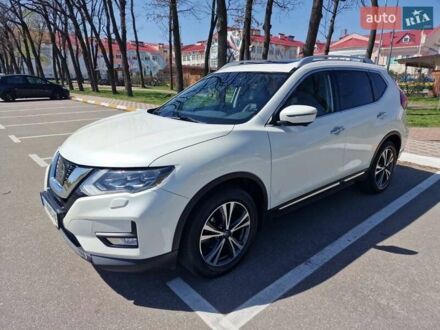 Ниссан ИксТрейл 2017 в Киеве на Automoto.ua Белый Ниссан ИксТрейл, объемом двигателя 2 л и пробегом 184 тыс. км за 19200 $, фото 1 на Automoto.ua