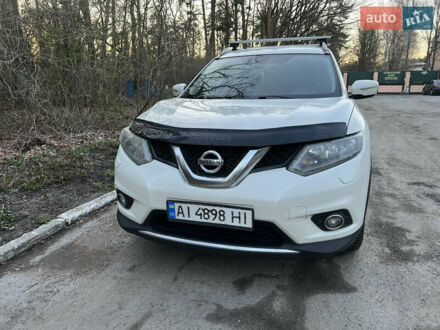 Ниссан ИксТрейл 2017 в Киеве на Automoto.ua Белый Ниссан ИксТрейл, объемом двигателя 2.49 л и пробегом 293 тыс. км за 14500 $, фото 1 на Automoto.ua