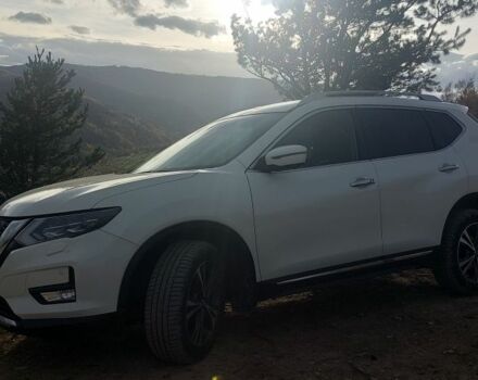 Белый Ниссан ИксТрейл, объемом двигателя 2.5 л и пробегом 160 тыс. км за 24000 $, фото 1 на Automoto.ua