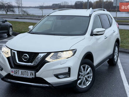 Белый Ниссан ИксТрейл, объемом двигателя 1.6 л и пробегом 22 тыс. км за 23999 $, фото 1 на Automoto.ua