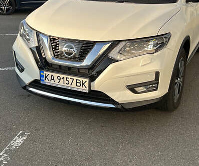 Ниссан ИксТрейл 2021 в Киеве на Automoto.ua Белый Ниссан ИксТрейл, объемом двигателя 1.6 л и пробегом 59 тыс. км за 27900 $, фото 1 на Automoto.ua