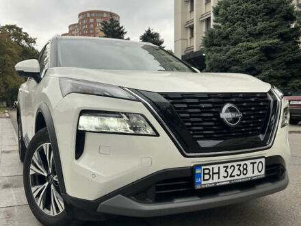 Белый Ниссан ИксТрейл, объемом двигателя 1.5 л и пробегом 37 тыс. км за 39000 $, фото 1 на Automoto.ua