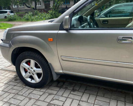 Бежевый Ниссан ИксТрейл, объемом двигателя 2 л и пробегом 305 тыс. км за 4700 $, фото 1 на Automoto.ua