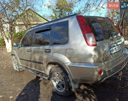 Бежевый Ниссан ИксТрейл, объемом двигателя 2.49 л и пробегом 283 тыс. км за 6000 $, фото 2 на Automoto.ua