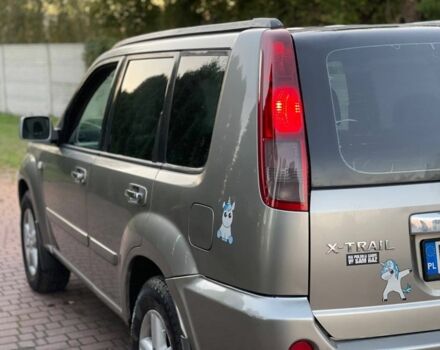 Бежевый Ниссан ИксТрейл, объемом двигателя 2.2 л и пробегом 337 тыс. км за 3650 $, фото 3 на Automoto.ua