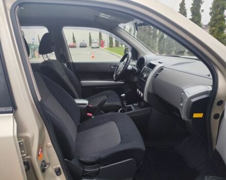 Бежевый Ниссан ИксТрейл, объемом двигателя 2 л и пробегом 289 тыс. км за 8300 $, фото 11 на Automoto.ua