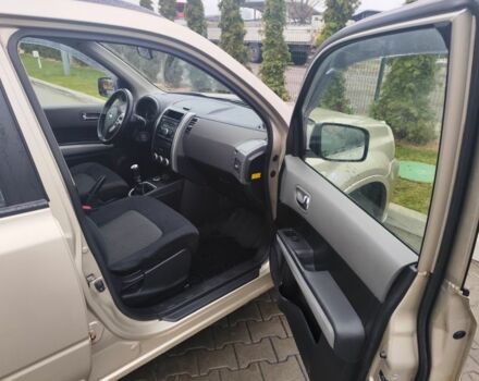 Бежевый Ниссан ИксТрейл, объемом двигателя 2 л и пробегом 289 тыс. км за 8300 $, фото 10 на Automoto.ua