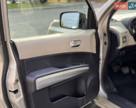 Бежевый Ниссан ИксТрейл, объемом двигателя 2 л и пробегом 232 тыс. км за 10900 $, фото 28 на Automoto.ua