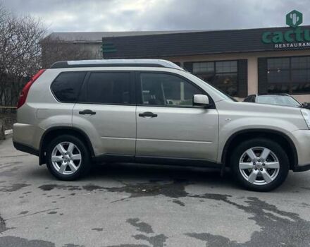 Бежевий Ніссан ІксТрейл, об'ємом двигуна 2 л та пробігом 247 тис. км за 9300 $, фото 4 на Automoto.ua