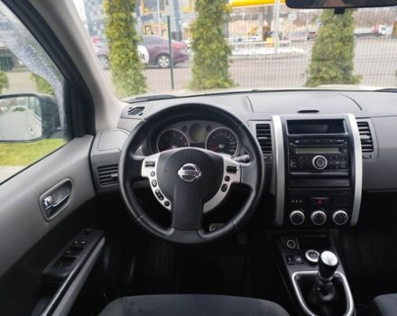 Бежевый Ниссан ИксТрейл, объемом двигателя 2 л и пробегом 289 тыс. км за 8300 $, фото 18 на Automoto.ua