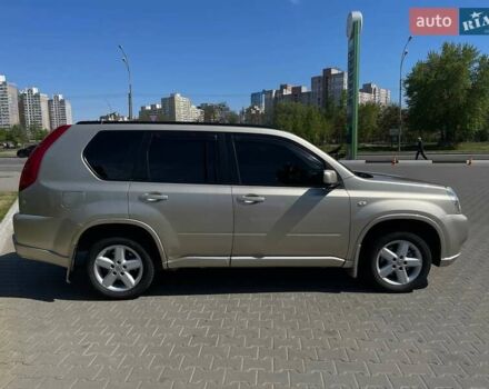 Бежевый Ниссан ИксТрейл, объемом двигателя 2 л и пробегом 293 тыс. км за 7999 $, фото 3 на Automoto.ua