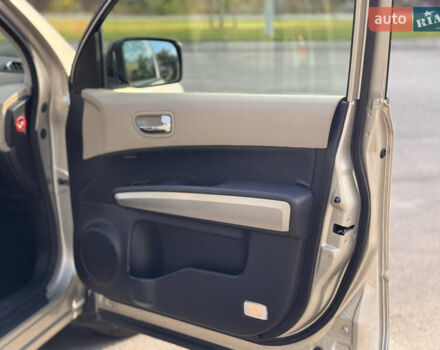 Бежевый Ниссан ИксТрейл, объемом двигателя 2 л и пробегом 232 тыс. км за 10900 $, фото 42 на Automoto.ua