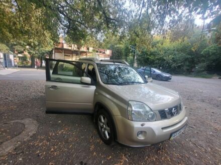 Бежевий Ніссан ІксТрейл, об'ємом двигуна 2 л та пробігом 240 тис. км за 8000 $, фото 1 на Automoto.ua