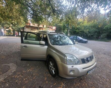 Бежевый Ниссан ИксТрейл, объемом двигателя 2 л и пробегом 240 тыс. км за 8000 $, фото 1 на Automoto.ua