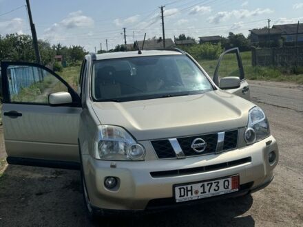 Бежевый Ниссан ИксТрейл, объемом двигателя 2 л и пробегом 270 тыс. км за 9700 $, фото 1 на Automoto.ua