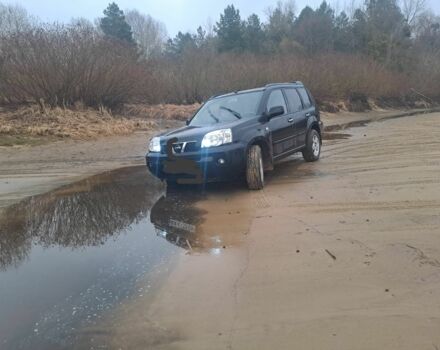 Черный Ниссан ИксТрейл, объемом двигателя 2.2 л и пробегом 290 тыс. км за 4500 $, фото 1 на Automoto.ua