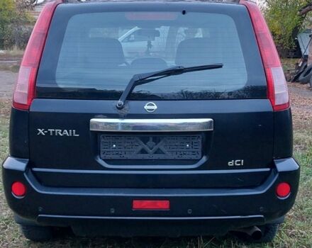Черный Ниссан ИксТрейл, объемом двигателя 2.2 л и пробегом 260 тыс. км за 3000 $, фото 3 на Automoto.ua
