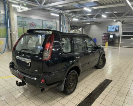 Черный Ниссан ИксТрейл, объемом двигателя 2.2 л и пробегом 330 тыс. км за 4389 $, фото 3 на Automoto.ua