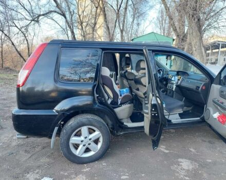 Черный Ниссан ИксТрейл, объемом двигателя 2 л и пробегом 250 тыс. км за 6533 $, фото 5 на Automoto.ua