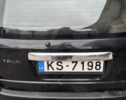 Черный Ниссан ИксТрейл, объемом двигателя 2.2 л и пробегом 385 тыс. км за 2800 $, фото 7 на Automoto.ua