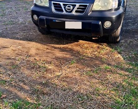 Черный Ниссан ИксТрейл, объемом двигателя 2.2 л и пробегом 372 тыс. км за 3500 $, фото 2 на Automoto.ua