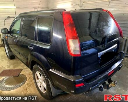 Черный Ниссан ИксТрейл, объемом двигателя 2.2 л и пробегом 372 тыс. км за 3500 $, фото 5 на Automoto.ua