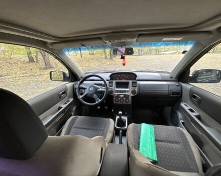 Черный Ниссан ИксТрейл, объемом двигателя 2.2 л и пробегом 275 тыс. км за 3000 $, фото 9 на Automoto.ua