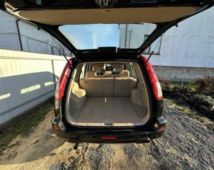 Черный Ниссан ИксТрейл, объемом двигателя 2 л и пробегом 250 тыс. км за 5500 $, фото 5 на Automoto.ua