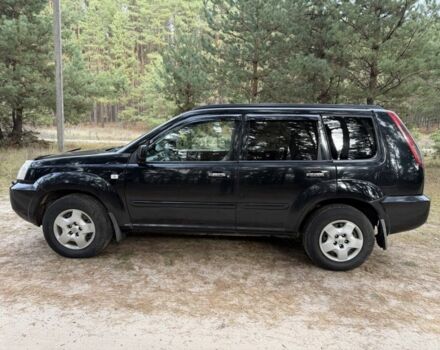 Черный Ниссан ИксТрейл, объемом двигателя 2.2 л и пробегом 225 тыс. км за 3800 $, фото 4 на Automoto.ua