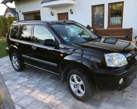 Черный Ниссан ИксТрейл, объемом двигателя 2.2 л и пробегом 310 тыс. км за 2700 $, фото 3 на Automoto.ua