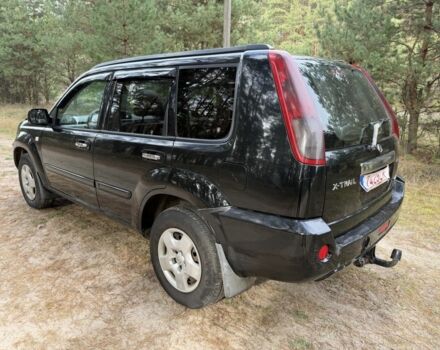 Черный Ниссан ИксТрейл, объемом двигателя 2.2 л и пробегом 225 тыс. км за 3800 $, фото 3 на Automoto.ua