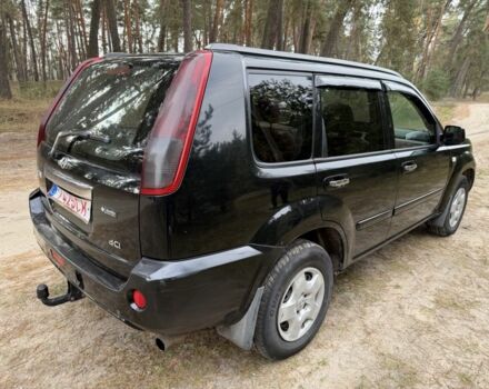 Черный Ниссан ИксТрейл, объемом двигателя 2.2 л и пробегом 225 тыс. км за 3800 $, фото 2 на Automoto.ua