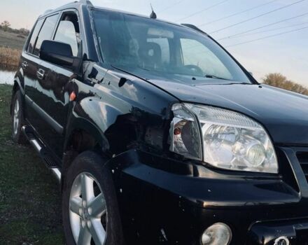 Черный Ниссан ИксТрейл, объемом двигателя 2.2 л и пробегом 400 тыс. км за 3222 $, фото 4 на Automoto.ua