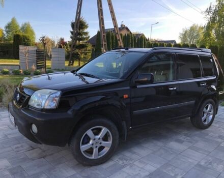 Черный Ниссан ИксТрейл, объемом двигателя 2.2 л и пробегом 310 тыс. км за 2700 $, фото 4 на Automoto.ua