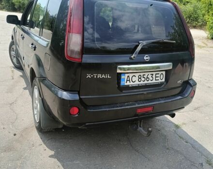 Черный Ниссан ИксТрейл, объемом двигателя 2.2 л и пробегом 338 тыс. км за 2900 $, фото 1 на Automoto.ua