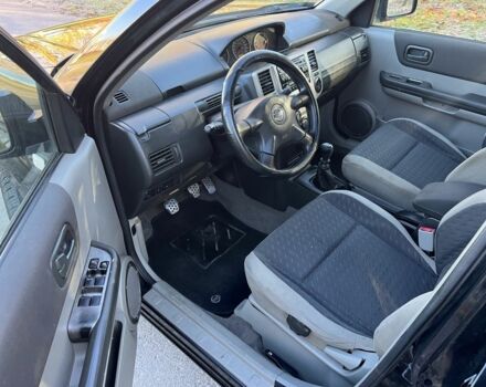 Чорний Ніссан ІксТрейл, об'ємом двигуна 2.2 л та пробігом 279 тис. км за 3483 $, фото 4 на Automoto.ua