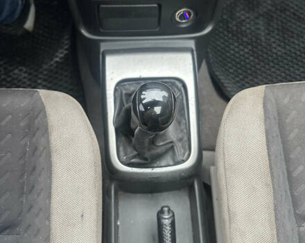 Черный Ниссан ИксТрейл, объемом двигателя 2 л и пробегом 173 тыс. км за 4700 $, фото 12 на Automoto.ua