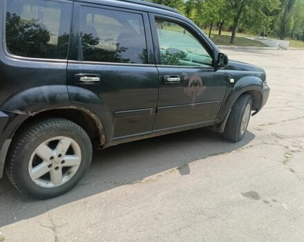 Черный Ниссан ИксТрейл, объемом двигателя 2.2 л и пробегом 338 тыс. км за 2900 $, фото 3 на Automoto.ua