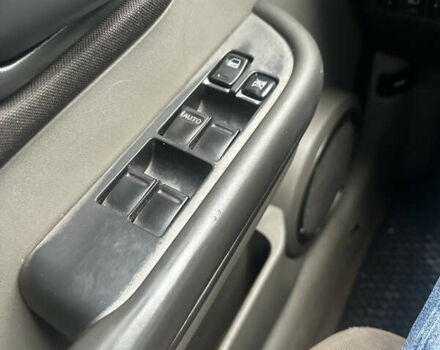 Черный Ниссан ИксТрейл, объемом двигателя 2 л и пробегом 173 тыс. км за 4700 $, фото 14 на Automoto.ua