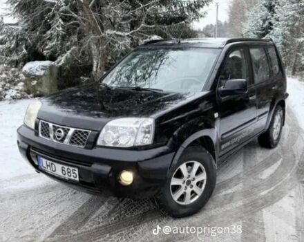 Черный Ниссан ИксТрейл, объемом двигателя 2.2 л и пробегом 237 тыс. км за 2235 $, фото 1 на Automoto.ua