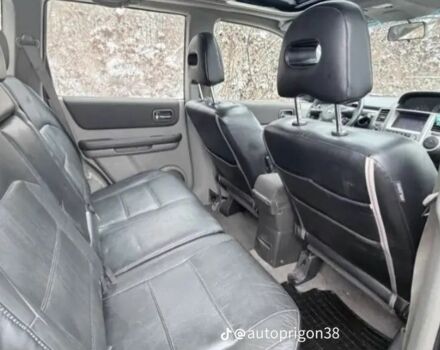 Черный Ниссан ИксТрейл, объемом двигателя 2.2 л и пробегом 237 тыс. км за 2235 $, фото 6 на Automoto.ua