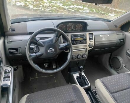 Черный Ниссан ИксТрейл, объемом двигателя 2.2 л и пробегом 251 тыс. км за 3800 $, фото 9 на Automoto.ua